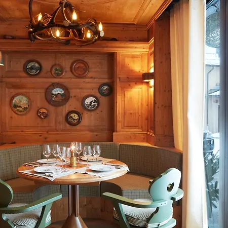 Otel Mont Blanc 4*